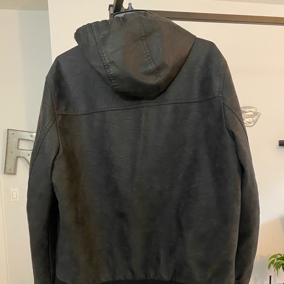 Leather-like Levi’s jacket - Picture 5 of 8